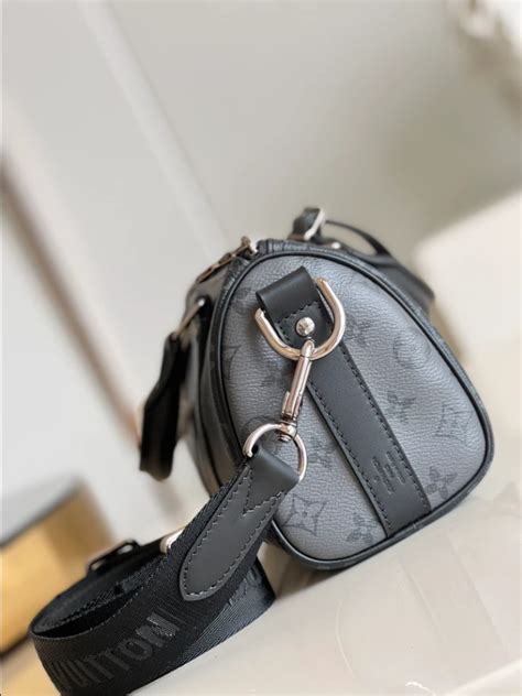 m22762 lv|Keepall Bandoulière 25 Monogram Eclipse .